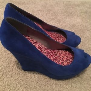 Nine West Dixson Wedge w/ Peep Toe Sz 8 (Blue)